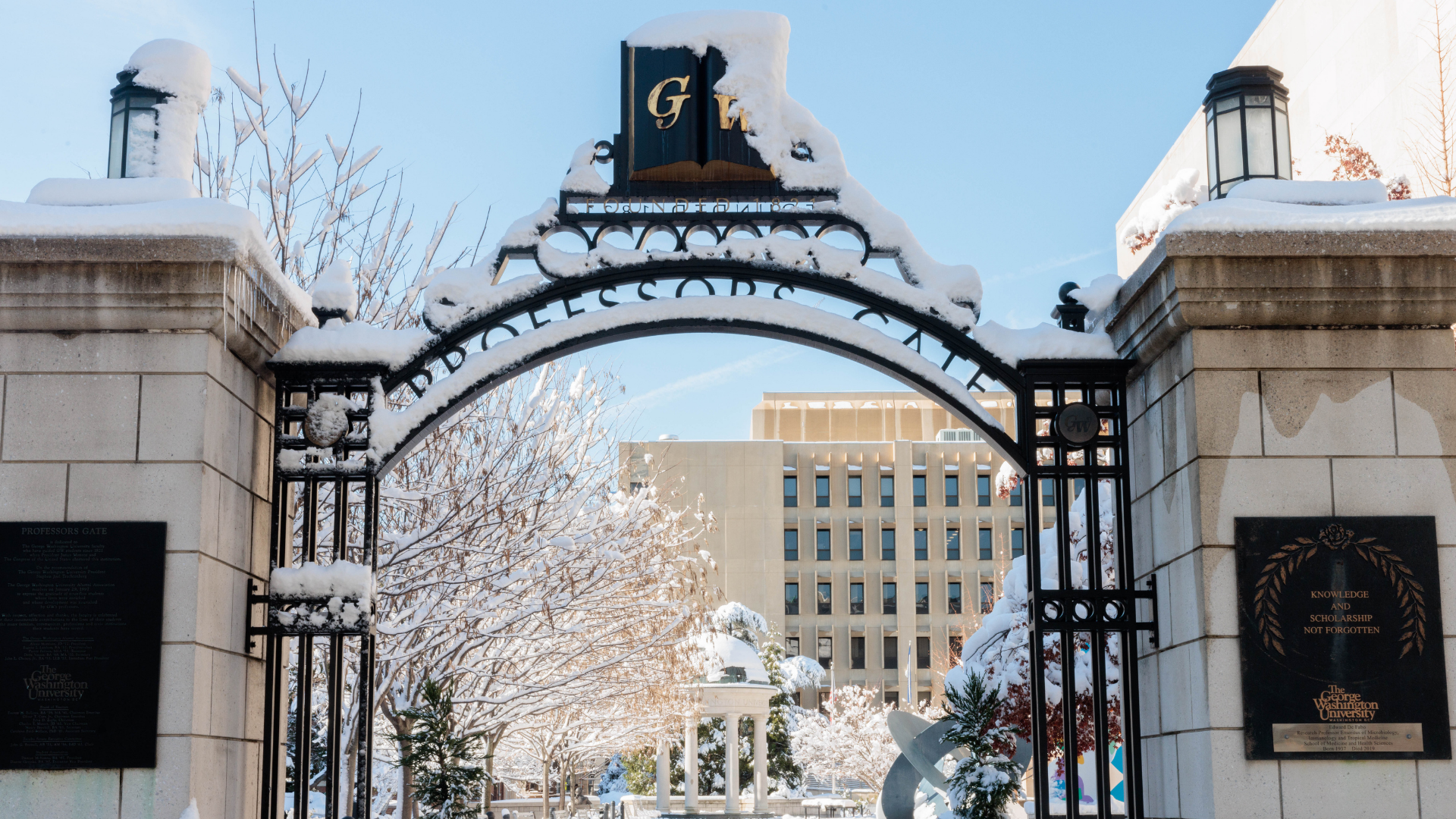 Snow on professors gate to Kogan Plaza