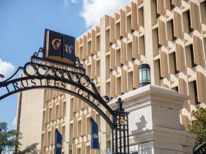 Trustees Gate to Kogan Plaza